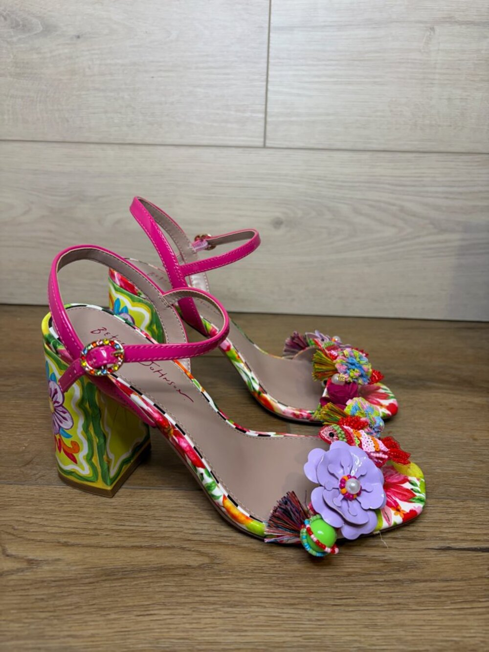 Betsey Johnson Women’s Masen Floral Open-Toe Sandals Low Heel Ankle Straps 8.5
